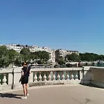 Toureifelchampselysee * باريس