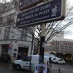 Toureifelchampselysee شقة