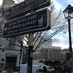 Toureifelchampselysee باريس