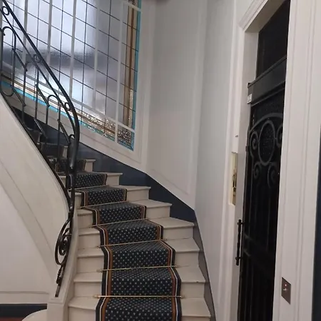 Apartment Toureifelchampselysee Paris