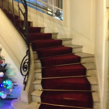 Toureifelchampselysee Apartment