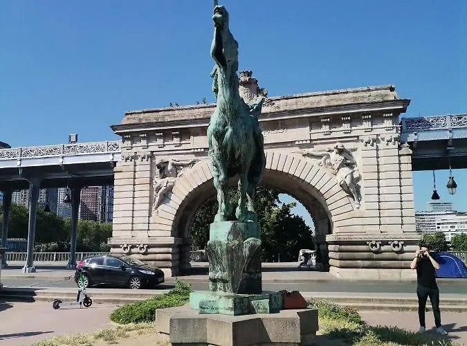 Toureifelchampselysee *