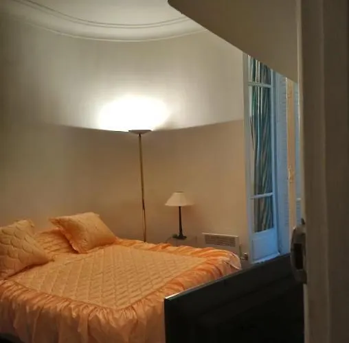 Appartement Toureifelchampselysee Paris