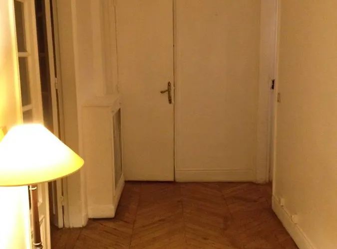 Toureifelchampselysee Apartamento *